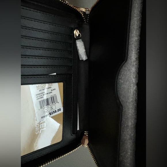 Michael Kors Wrislet, same or next day shipping from a smoke & pet free 🏡 - Picture 2 of 2